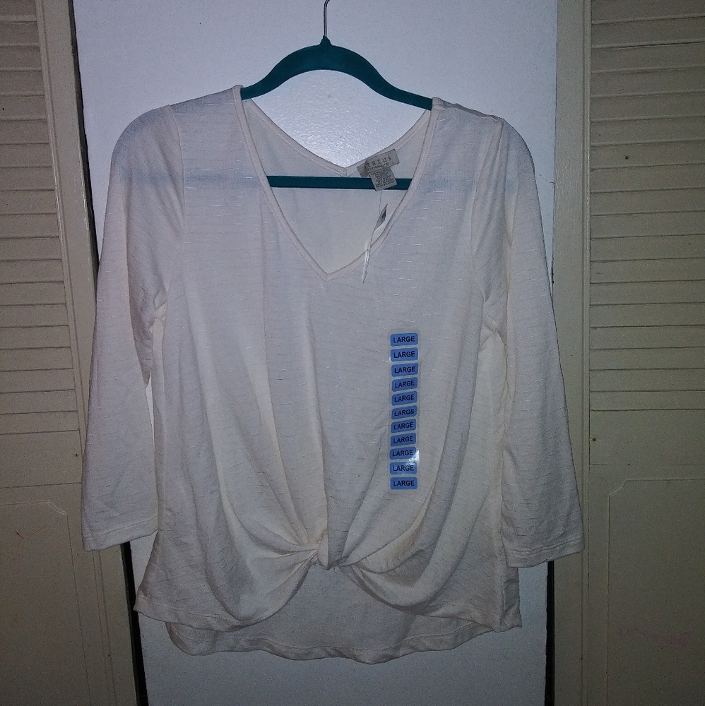Status by Chenault NWT Cream Top Sz L